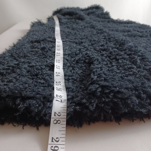 Faux Fur Hooded Vest - Picture 9 of 12